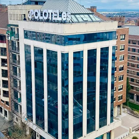 Polotel *